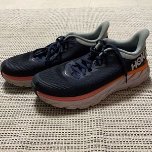 7.5 women’s Hoka Clifton 7